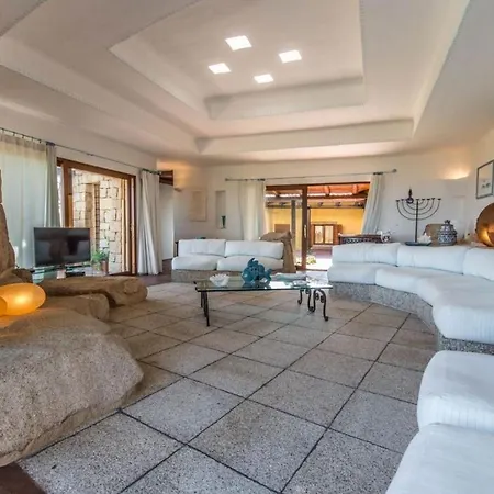 Sleeps 15 Pool Air Con Wifi * Liscia di Vacca