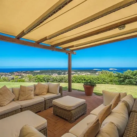 Sleeps 15 Pool Air Con Wifi