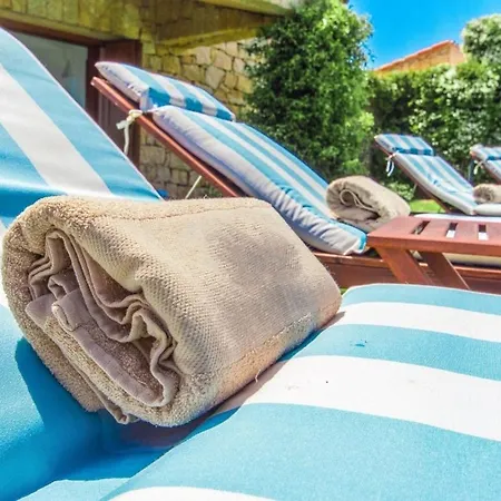 Sleeps 15 Pool Air Con Wifi Villa Liscia di Vacca